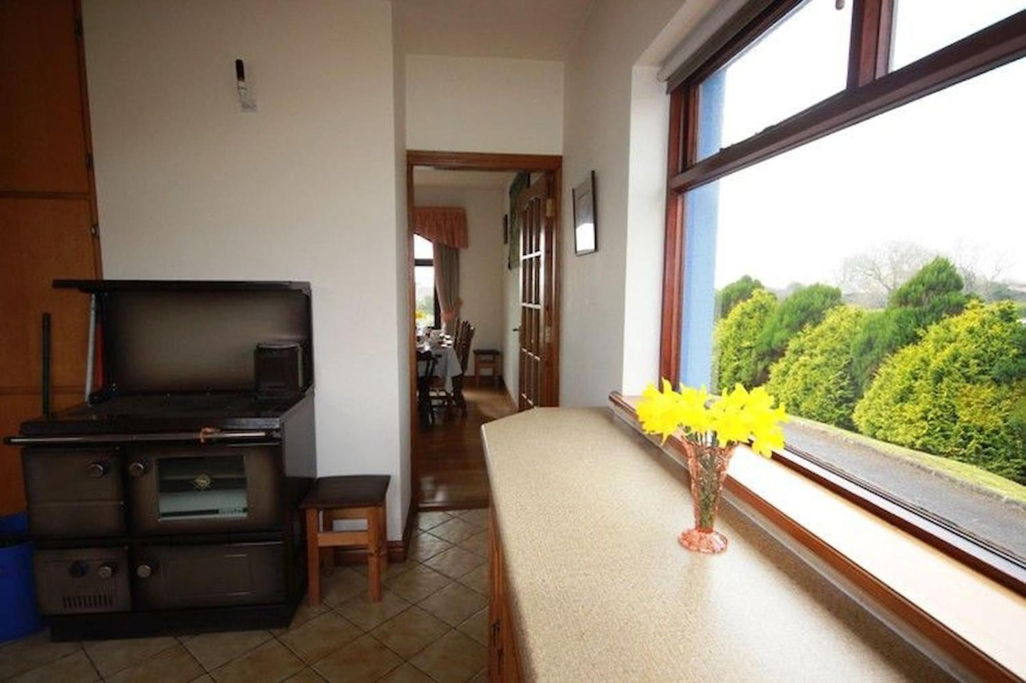 Pooreen House Inverin Экстерьер фото